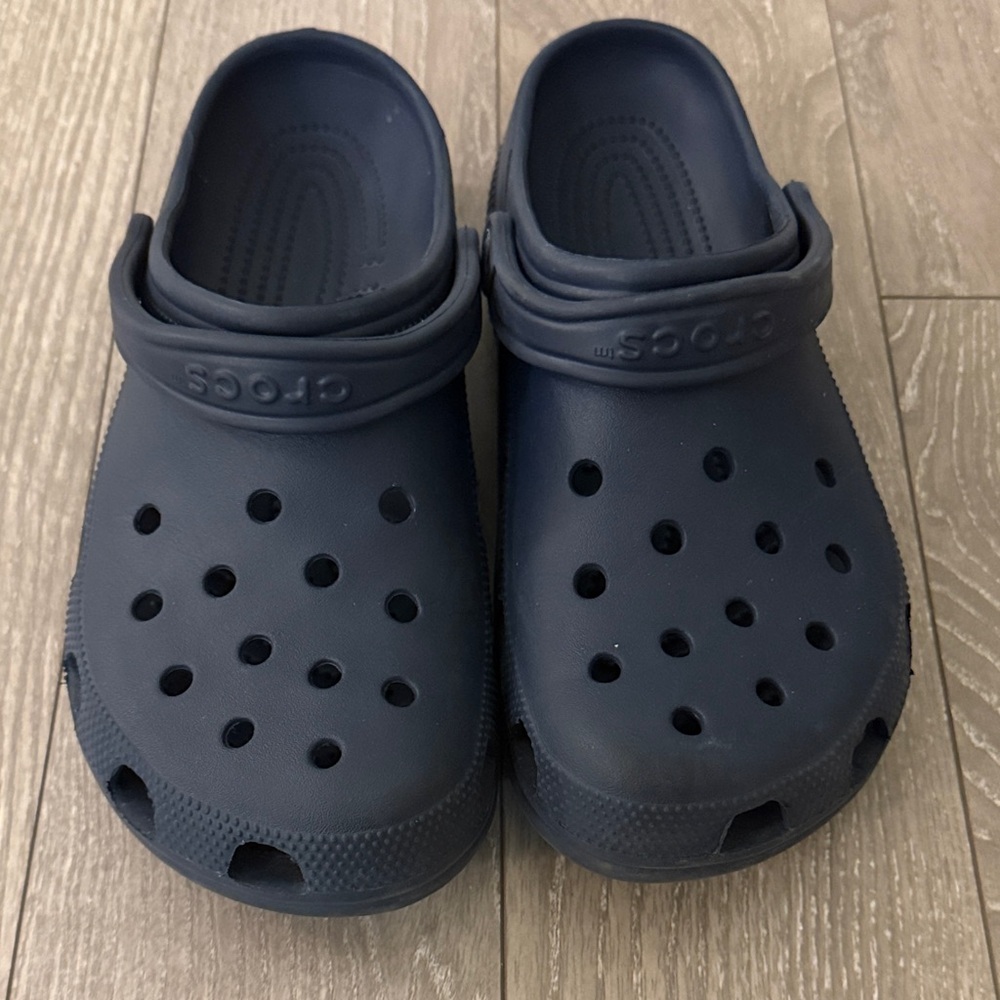 CROCS Navy Water Shoes. Size 10.